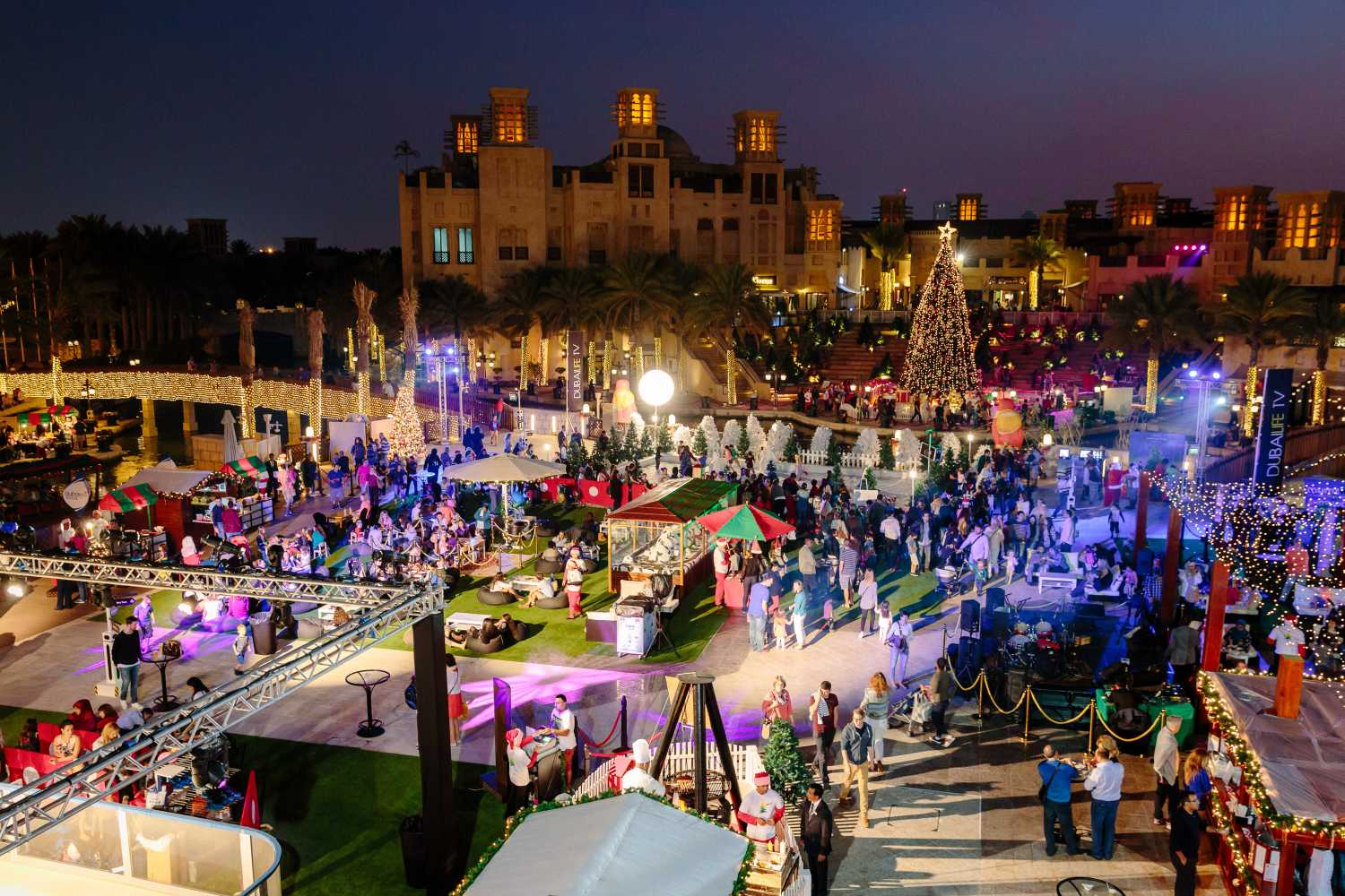 Christmas in Dubai 2019 Madinat Jumeirah massive Christmas market is