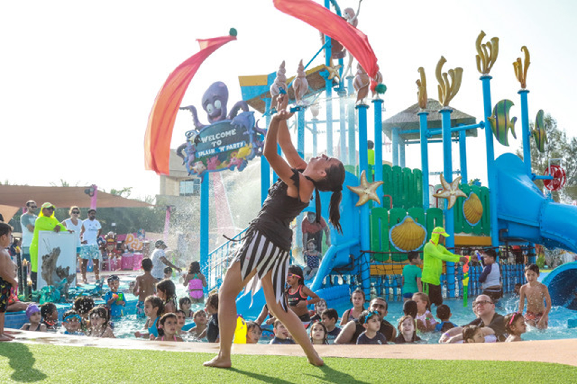 hunt-for-balloons-at-splash-n-party-waterpark-time-out-dubai