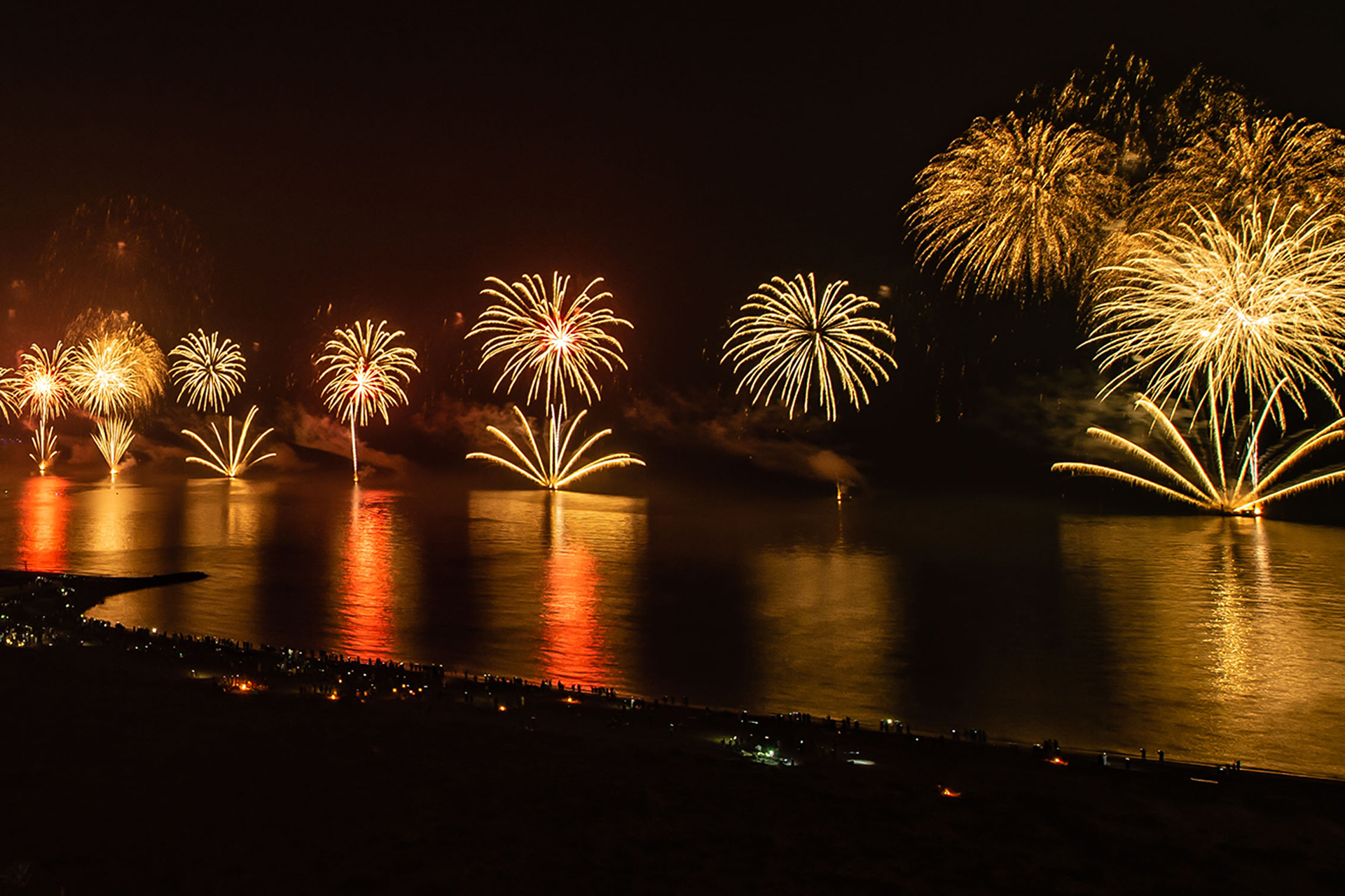 Ras Al Khaimah breaks two world records with its dazzling New Year’s