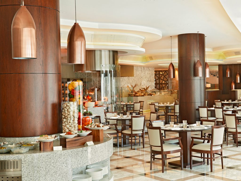 New surf ‘n’ turf brunch launches at Waldorf Astoria Dubai Palm ...