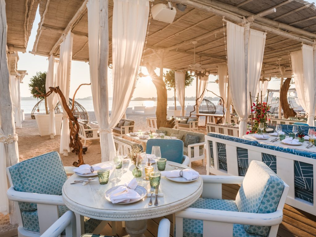 Best spots for Sundowners in Dubai: Lucky Fish