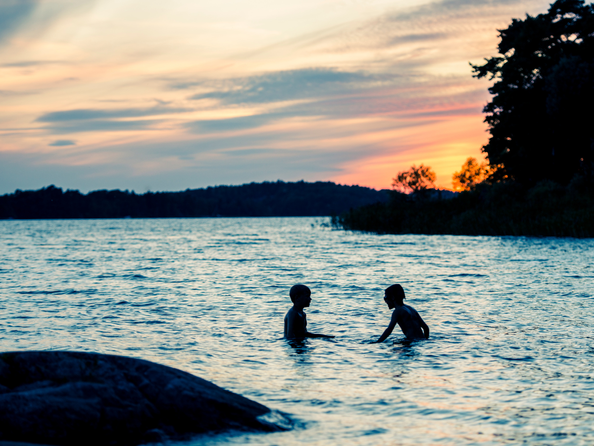 Night Swimming Dubai: Beaches To Open For Night Swimming