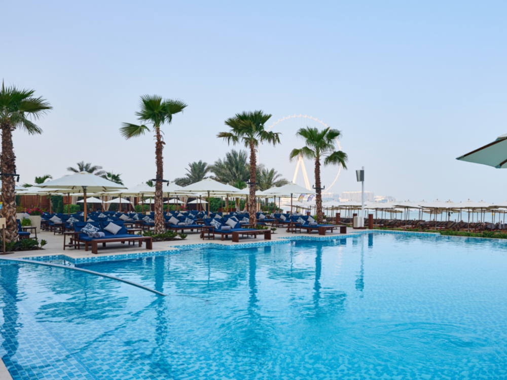 Dubai beach clubs with pools: 13 beautiful beach clubs with pretty ...