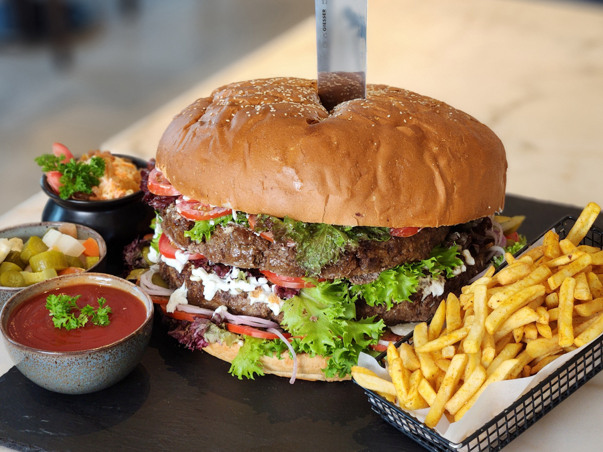 Kg Burger Dubai Could You Finish A Kg Burger With Kg Of Fries Worth Dhs Time Out Dubai