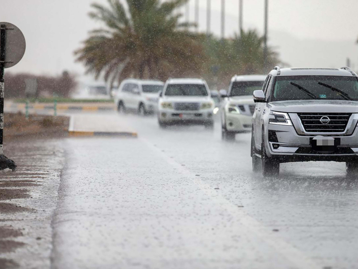 Dubai storm Lightning and rain cause schools to close