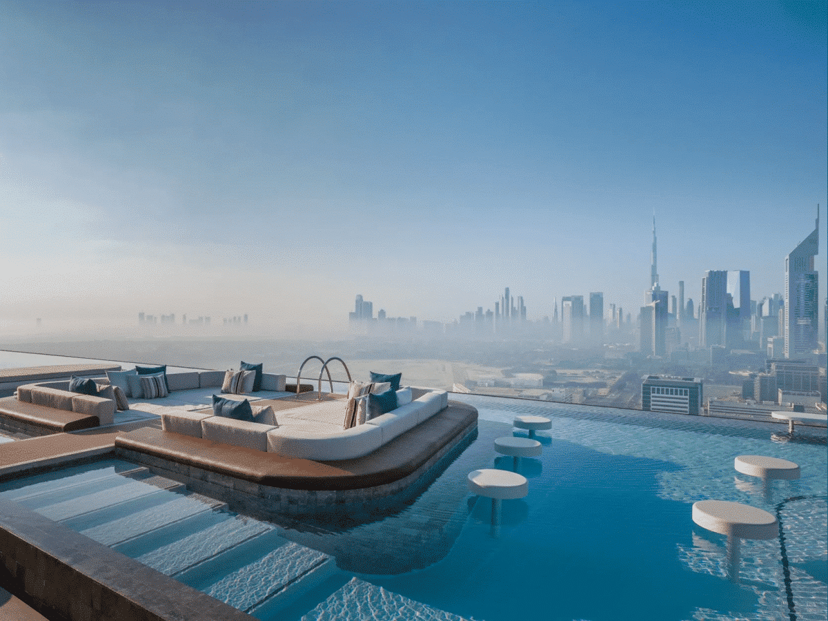 Free access to UAE' longest infinity pool when you brunch