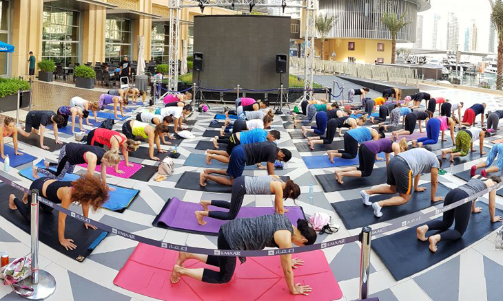 Free Friday Morning Yoga At Dubai Marina Mall Wellbeing Time