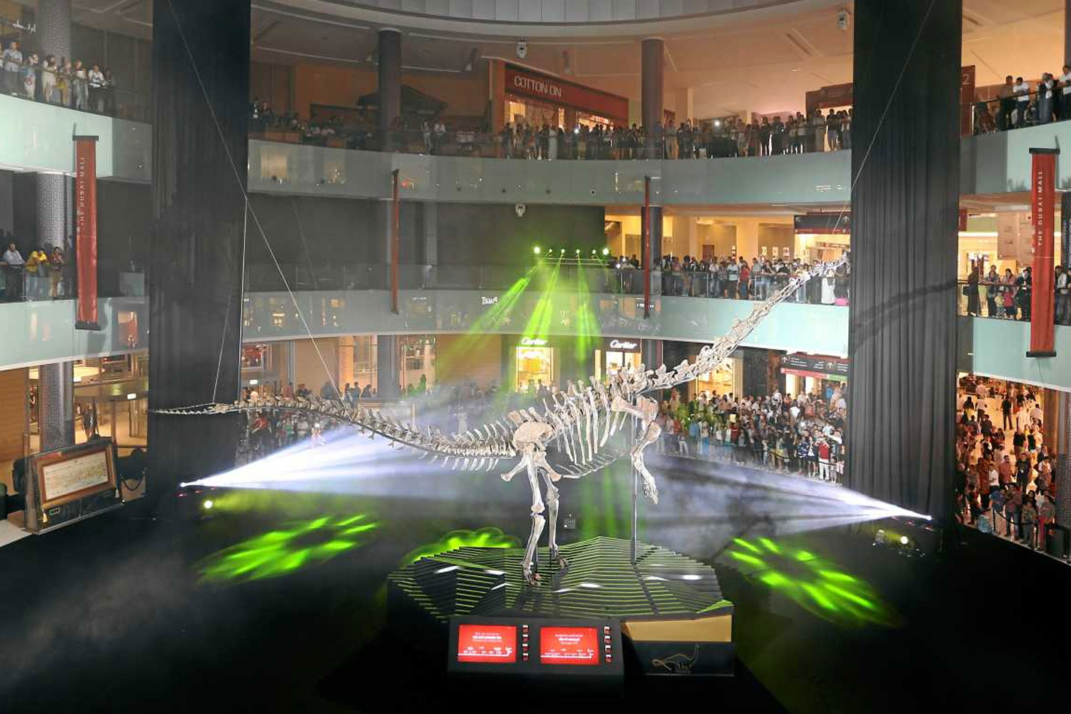 The Dubai Mall S Dinosaur Skeleton To Go On Sale News Time Out