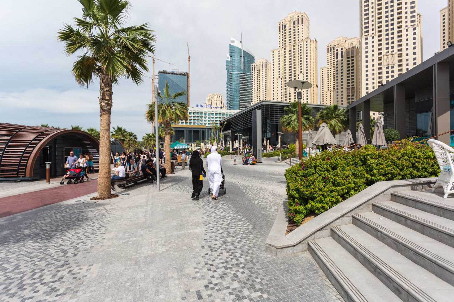 Jbr dubai. Джумейра Бич Резиденс. JBR Дубай. Пляж JBR В Дубае. Джумейра Бич Резиденс пляж.